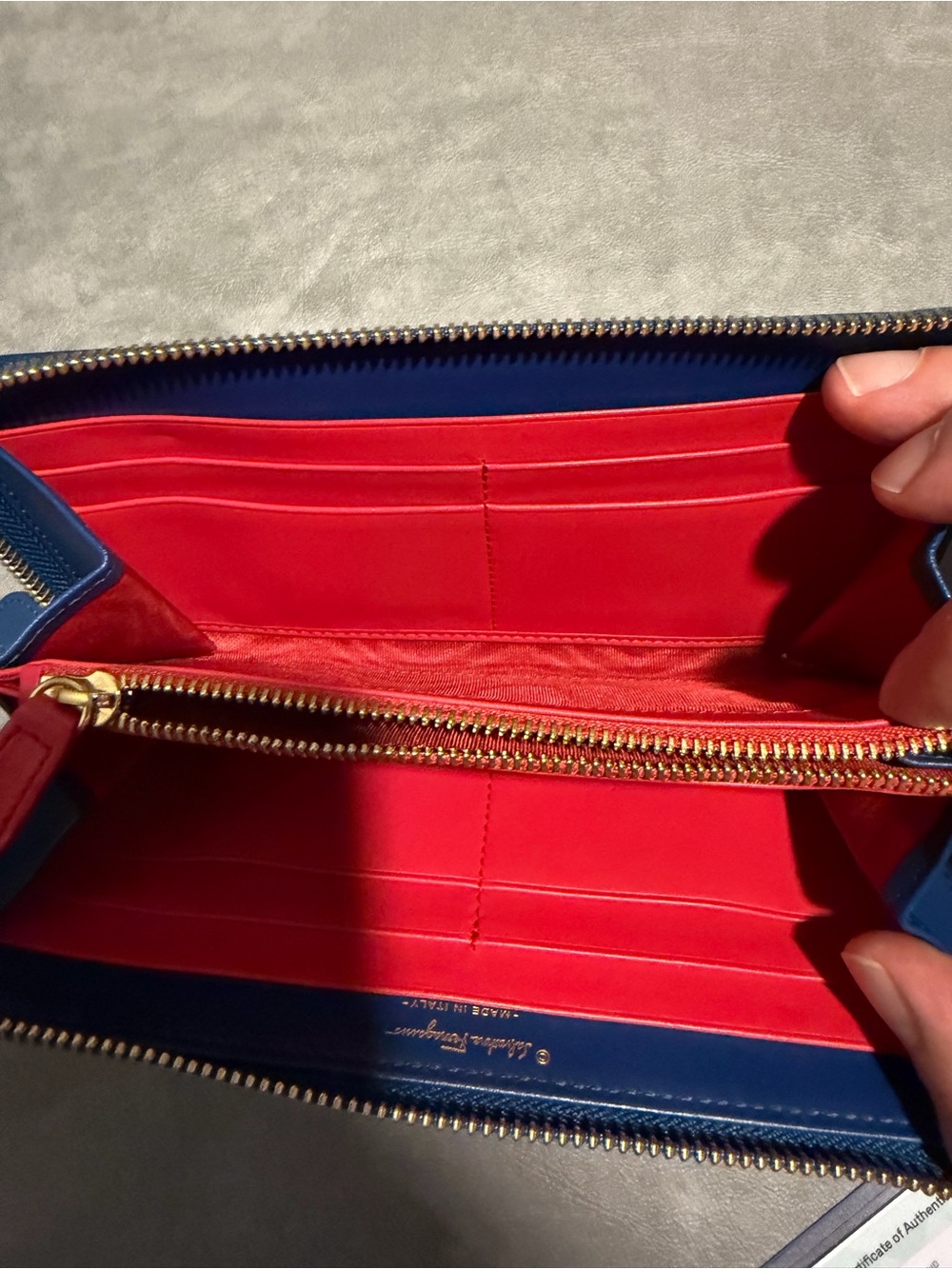 Salvatore Ferragamo Navy Zip Wallet with Red and White Ribbon Bow and CoA - Picture 9 of 10